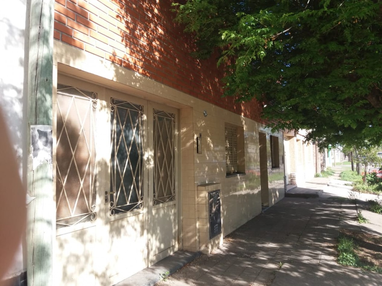 CASA + DEPARTAMENTO EN VENTA