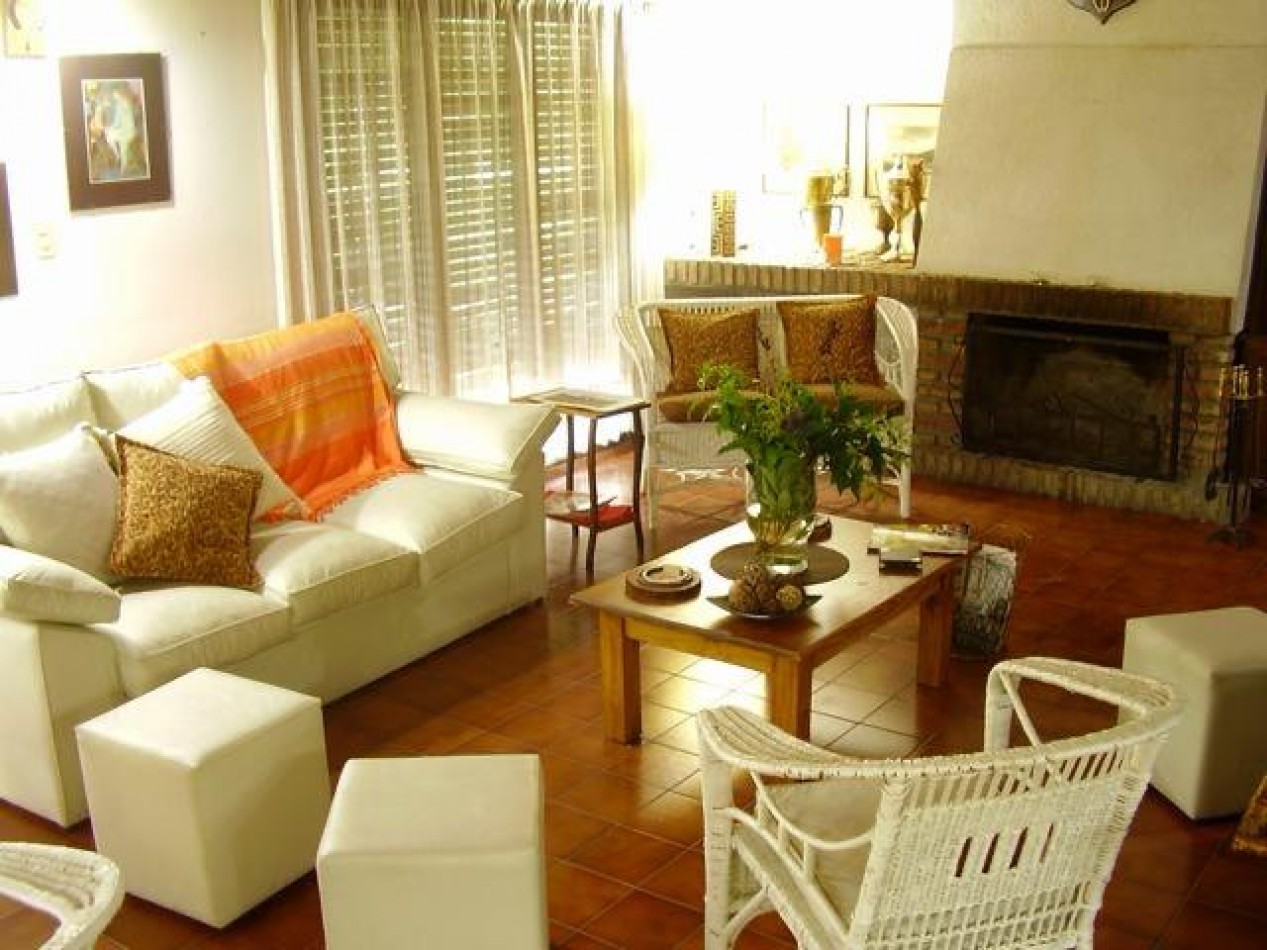 IMPORTANTE CASCO EN VENTA