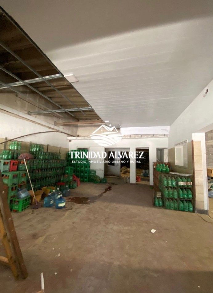 GALPON + SALON COMERCIAL + OFICINA