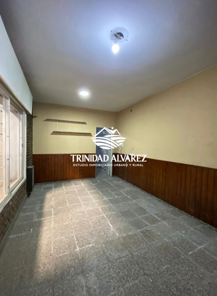 GALPON + SALON COMERCIAL + OFICINA